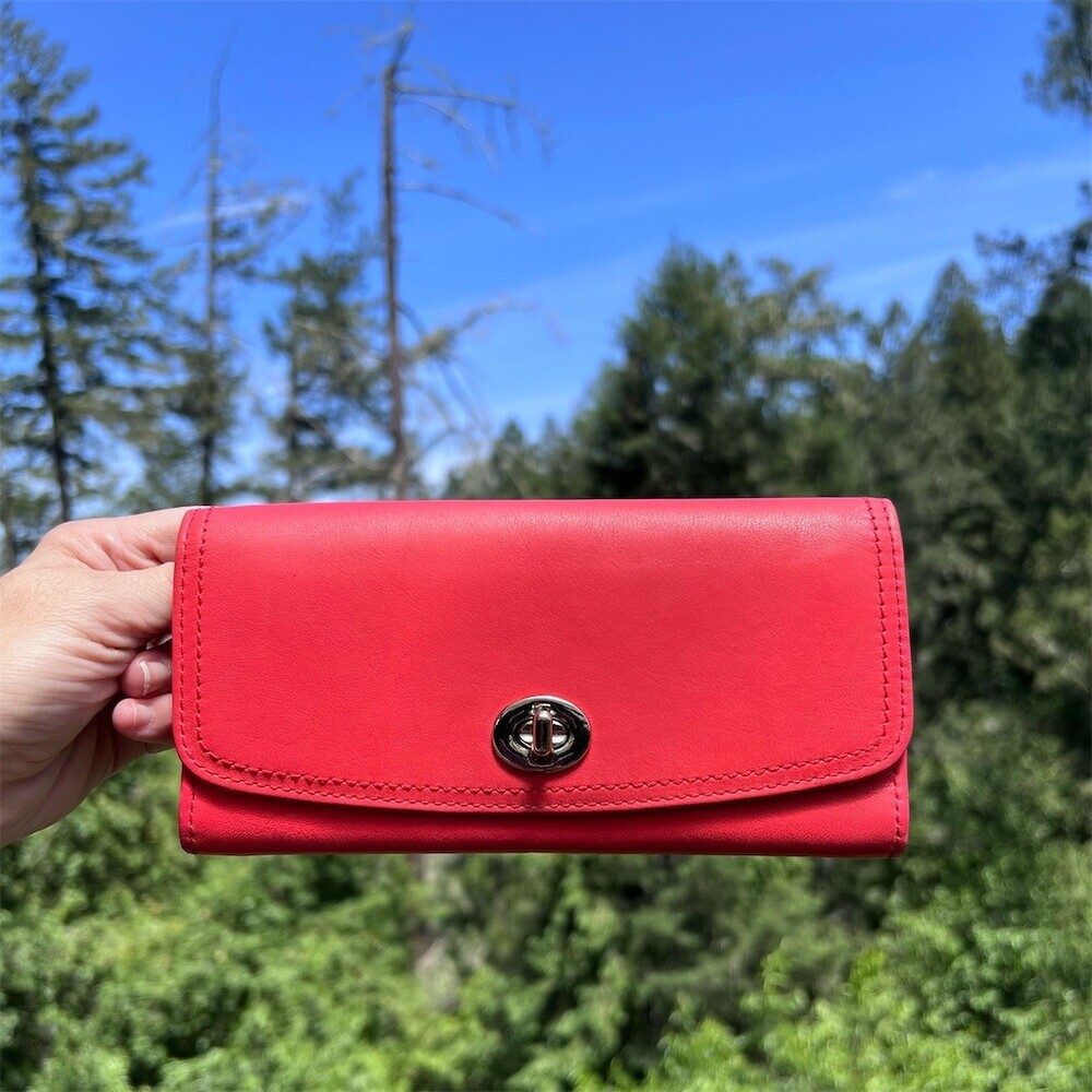 VINTAGE COACH Smooth Leather Y2K Red Turn-Lock Wallet with Silver Hardware